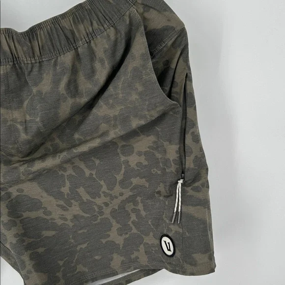 Vuori Men’s Camo Athletic Shorts Olive Green Size L Performance Lined - Picture 5 of 12